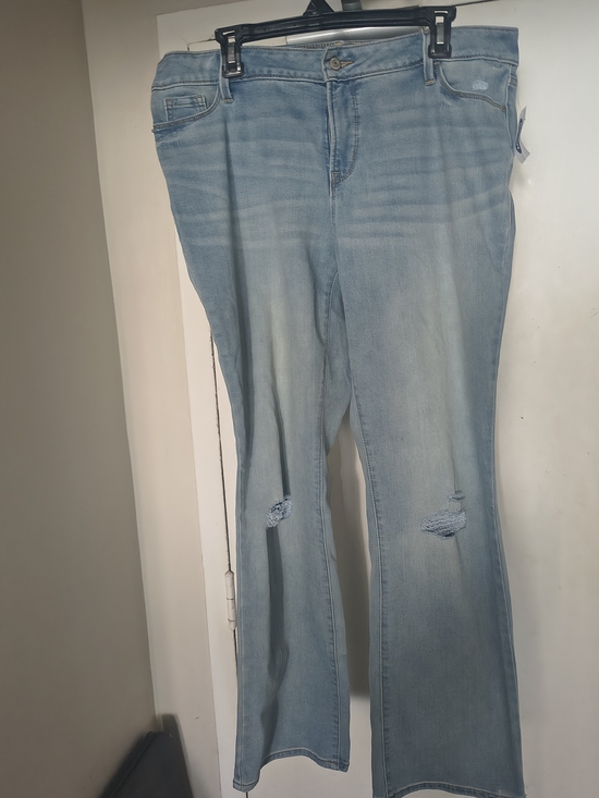 Old Navy Denim - Old Navy Light Wash Flare Jeans with Knee Rips. Size 16 Plus